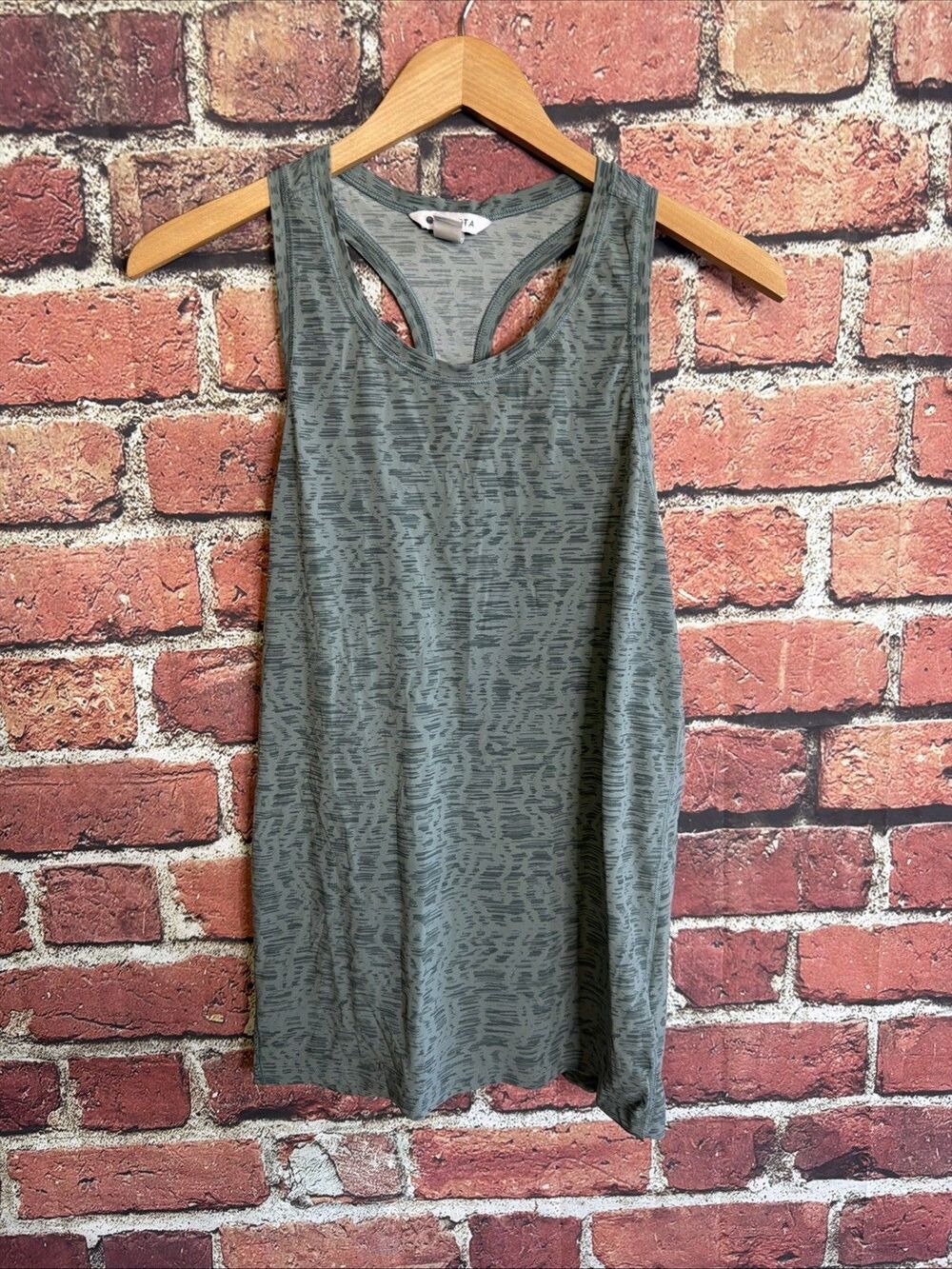 Athleta Ultimate Train Tank Top Large Green Racerback Performance Womens